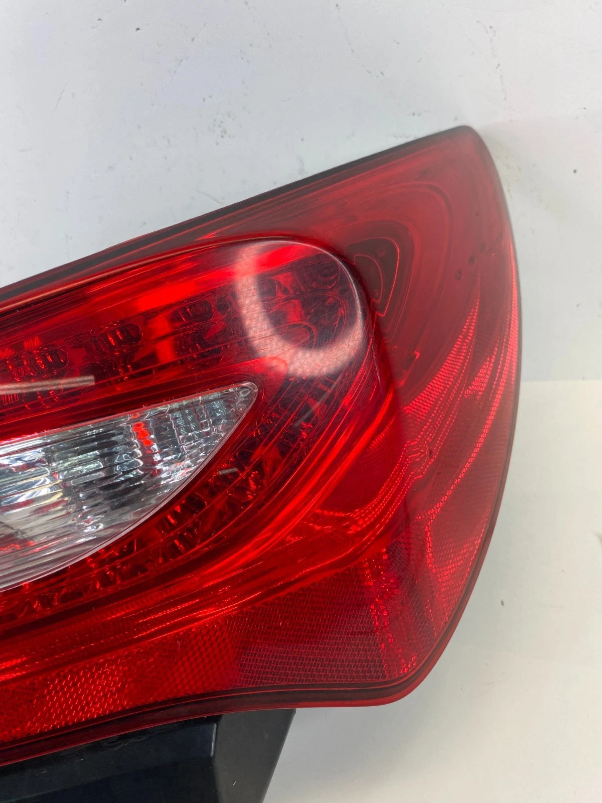 2011-2014 CHRYSLER 200 REAR RIGHT PASSENGER SIDE TAIL LIGHT LAMP 05182524A OEM