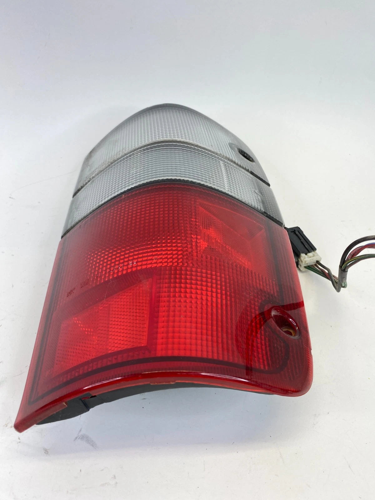 2000-2002 ISUZU TROOPER REAR RIGHT PASSENGER SIDE TAIL LIGHT LAMP ASSEMBLY OEM