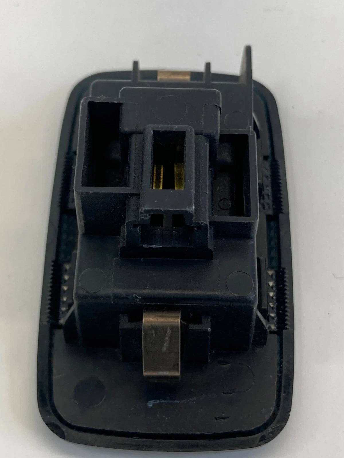 2006 07 08 09 INFINITI M35 FRONT SIDE UNDER DASH DASHBOARD LID DIM LIGHT