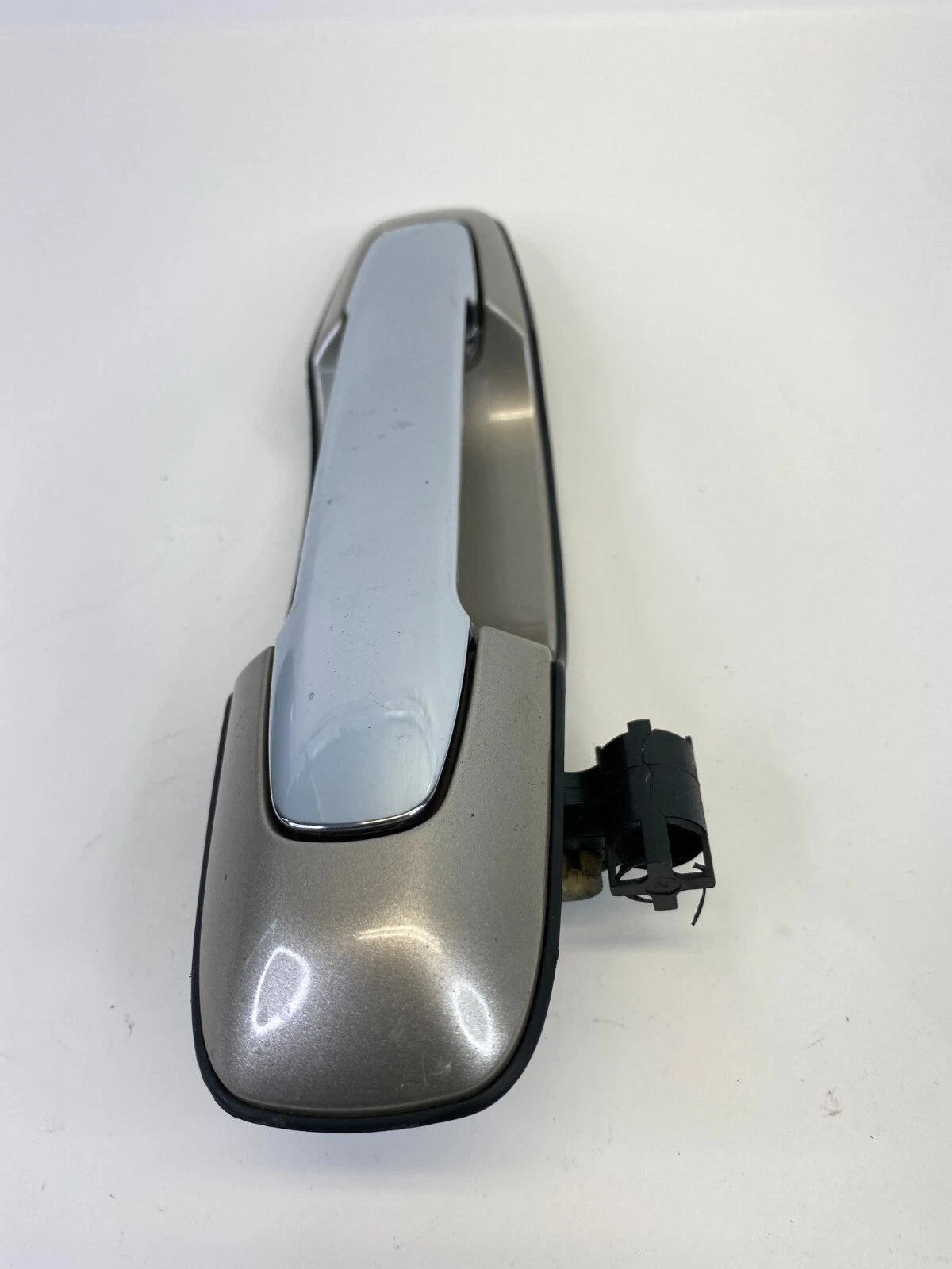 2003-2006 SUZUKI XL-7 REAR LEFT SIDE EXTERIOR DOOR HANDLE 82820-65D10 OEM