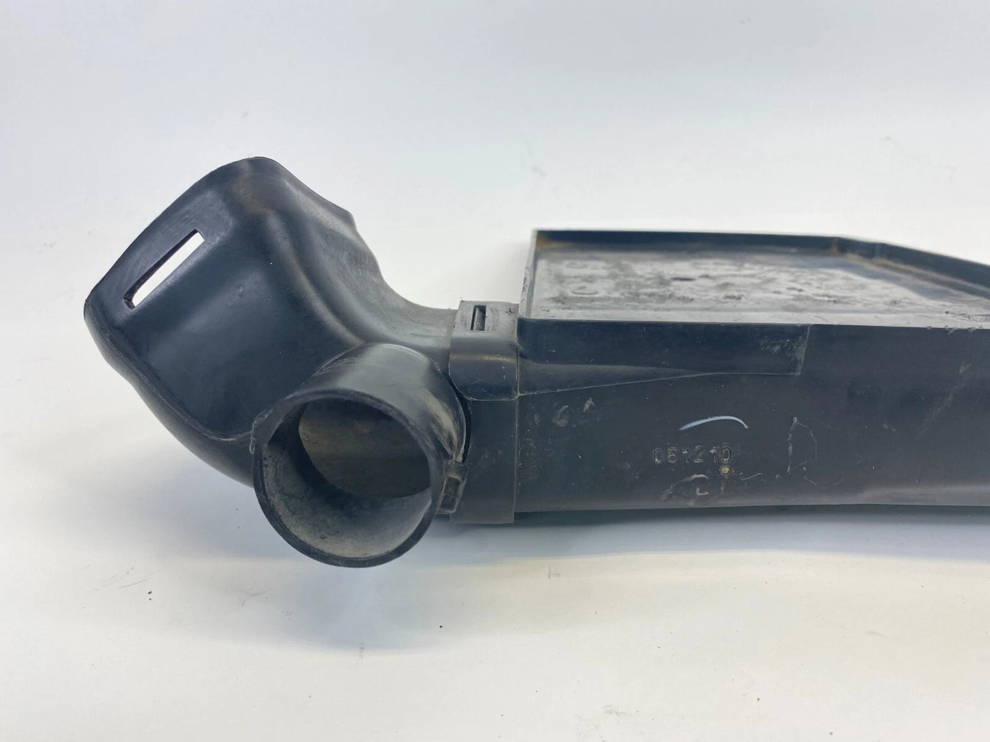 2007-2012 NISSAN SENTRA 2.0L L4 AIR CLEANER INTAKE LOWER DUCT ASSEMBLY OEM