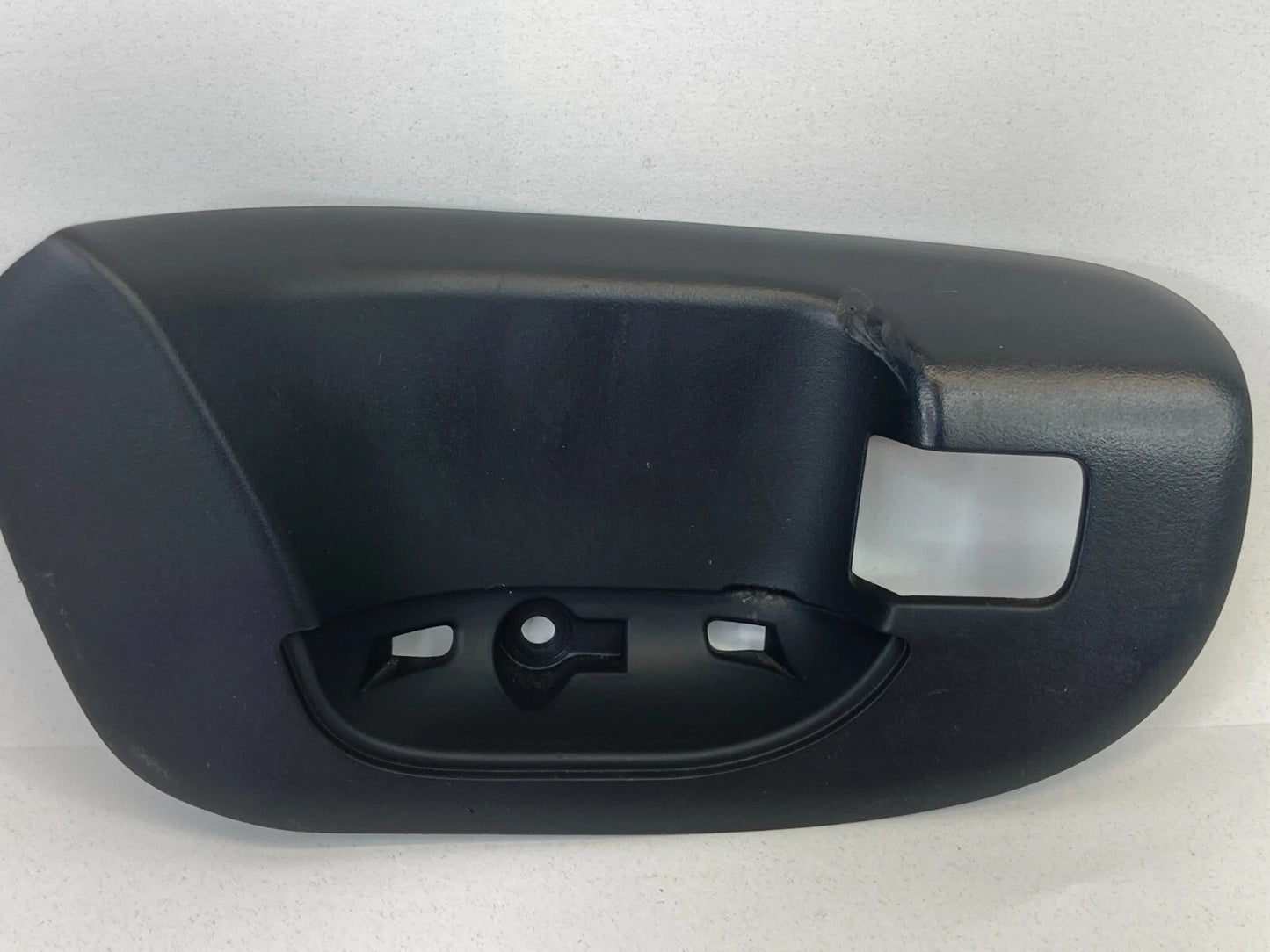 2007-2010 DODGE CALIBER FRONT RIGHT INTERIOR INNER DOOR HANDLE BEZEL COVER TRIM