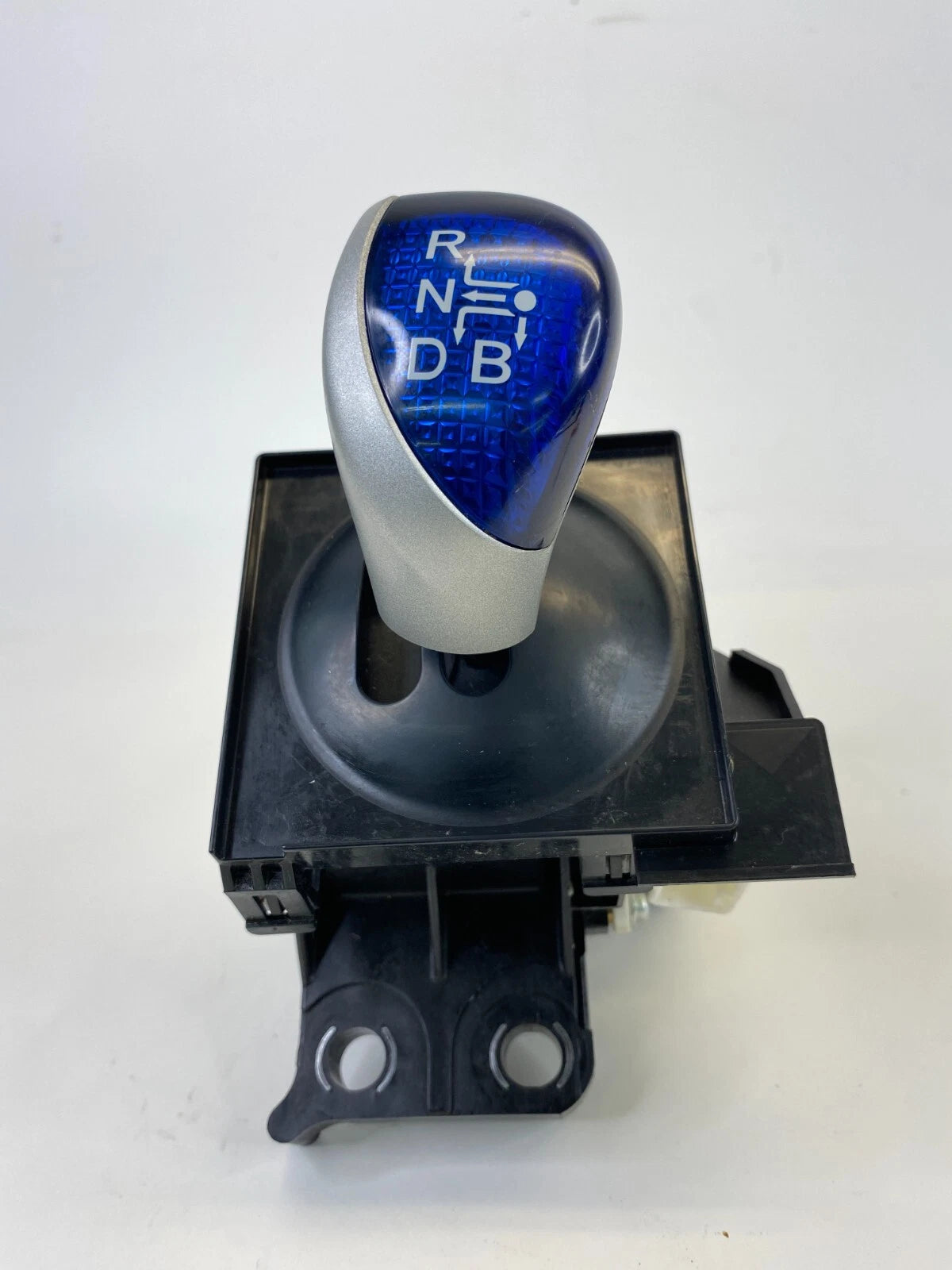 2010-2015 TOYOTA PRIUS AUTOMATIC GEAR SHIFTER SELECTOR CENTER CONSOLE OEM 75C583