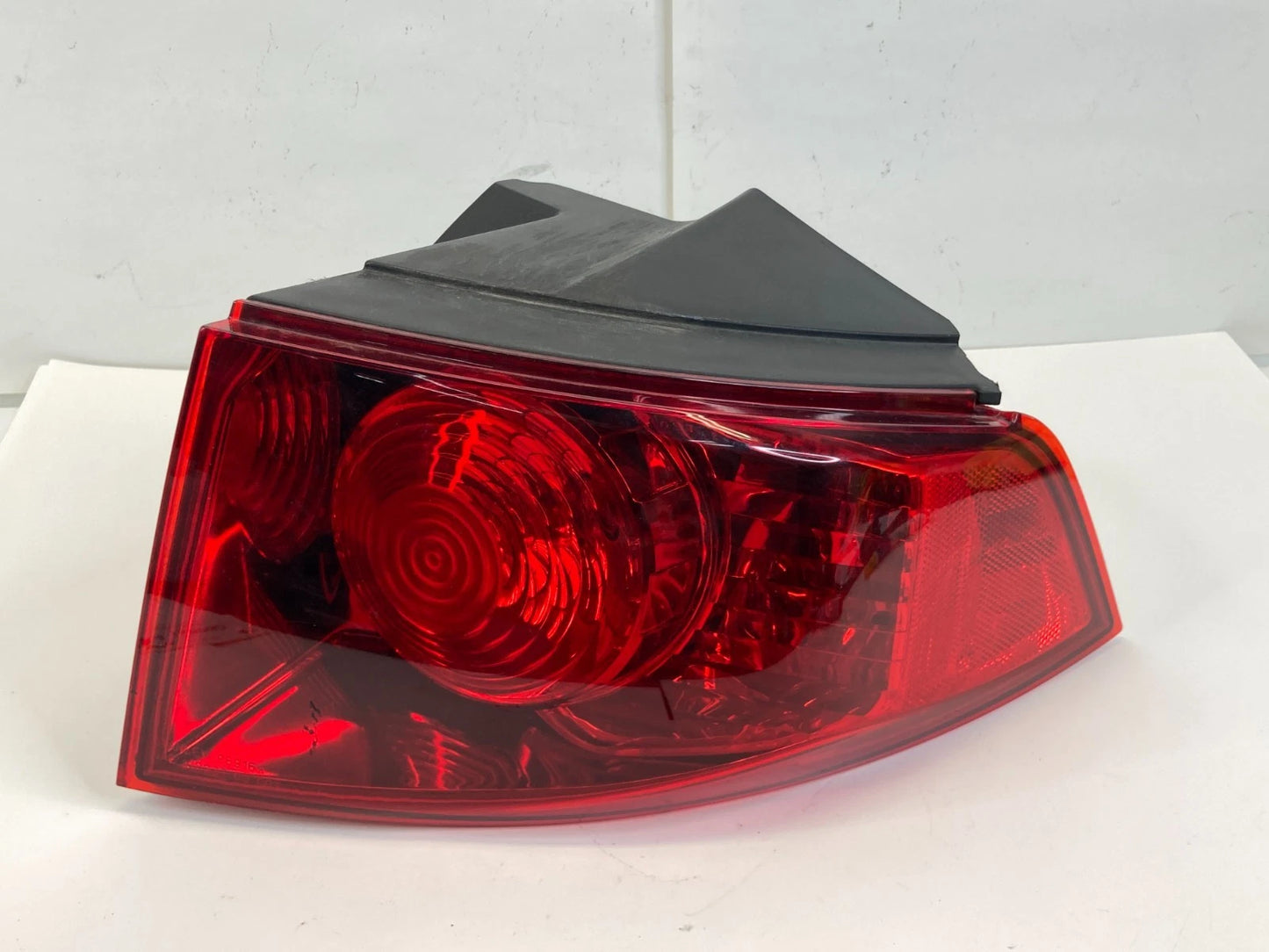 2010 2011 ACURA RDX RIGHT OUTER PASSENGER REAR TAILLIGHT BRAKE LAMP ASSEMBLY OEM
