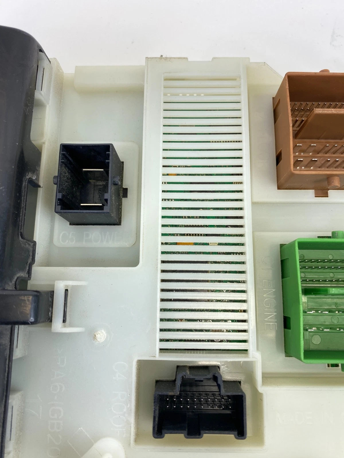 2011-2013 Volvo S60 Interior Fuse Relay Box Multifunction BG9T-14C256-GA OEM