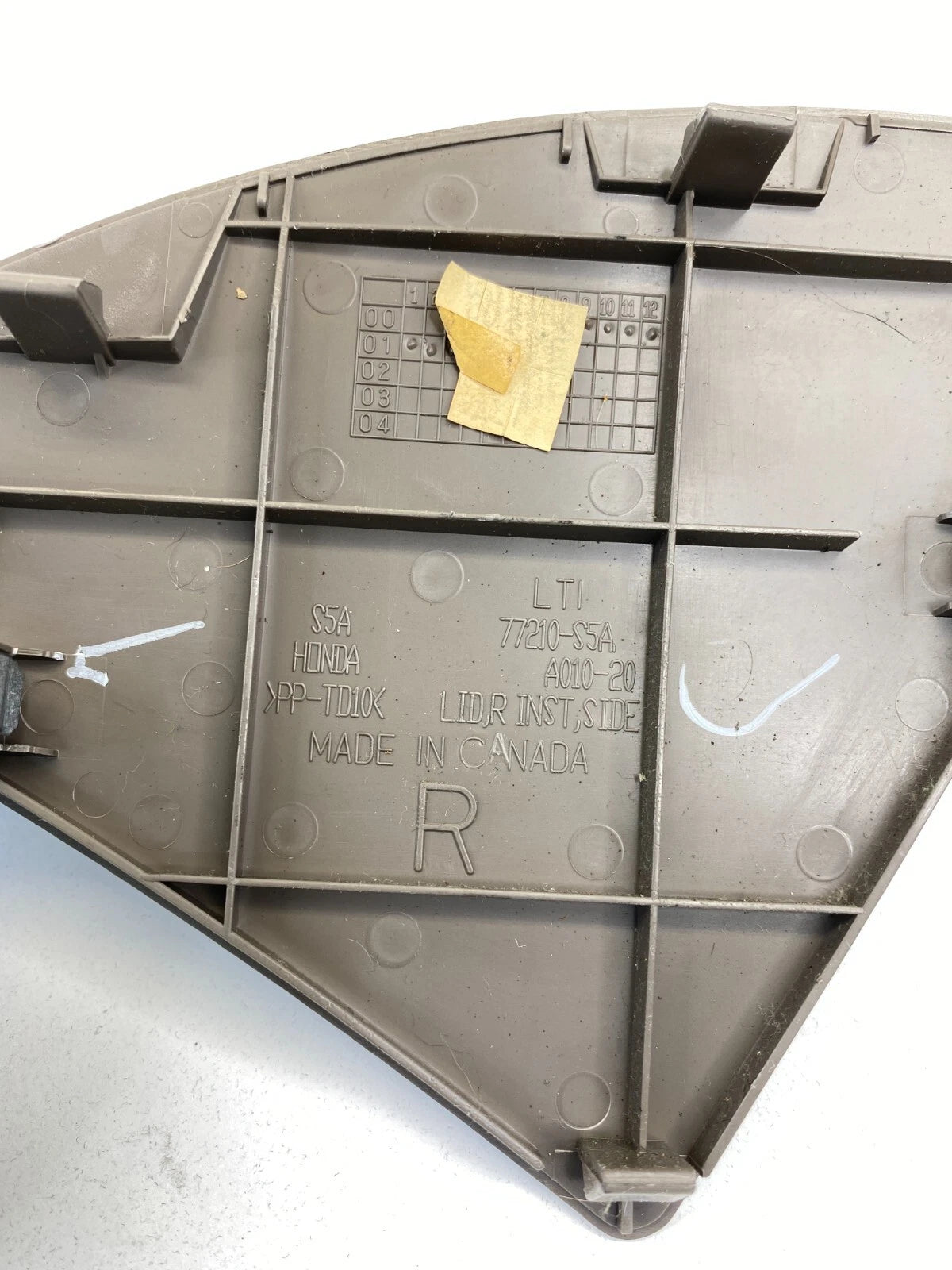 2001-2005 HONDA CIVIC DASH RIGHT PASSENGER SIDE COVER TRIM PANEL 77210-S5A-A010