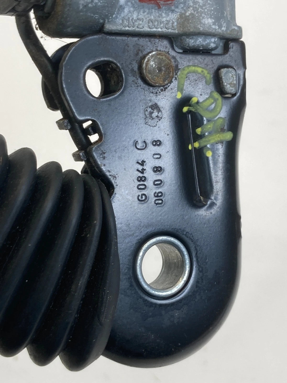 2009-2013 TOYOTA COROLLA SEDAN FRONT RIGHT SIDE SEAT BELT BUCKLE PRETENSIONER