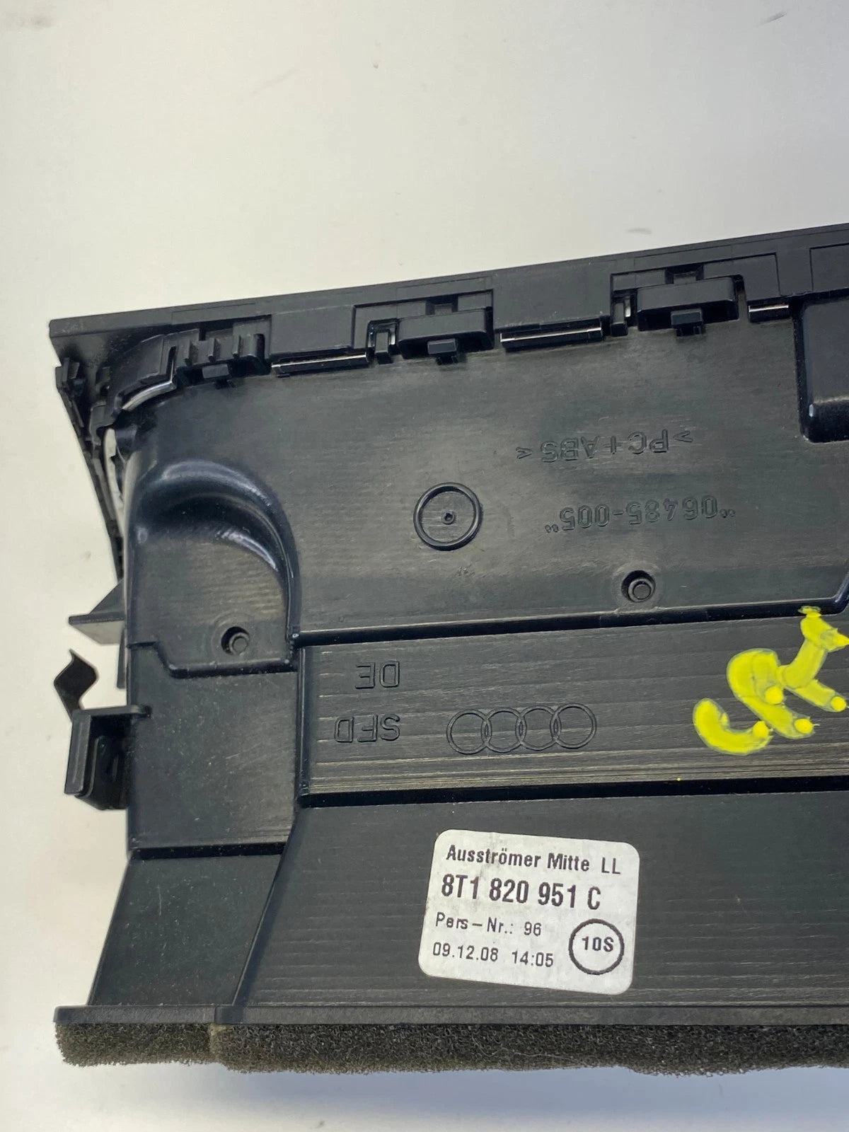 2009-2016 AUDI A5 QUATTRO DASH CENTER A/C AIR VENT OUTLET DUCT 8T1-820-951-C OEM