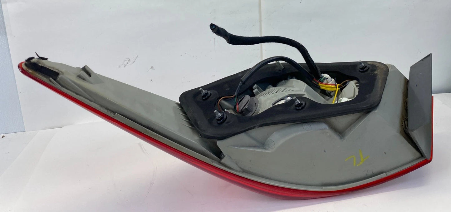2011-2014 HYUNDAI SONATA TAILLIGHT LAMP LEFT DRIVER OUTER OEM FACTORY 92401-3Q