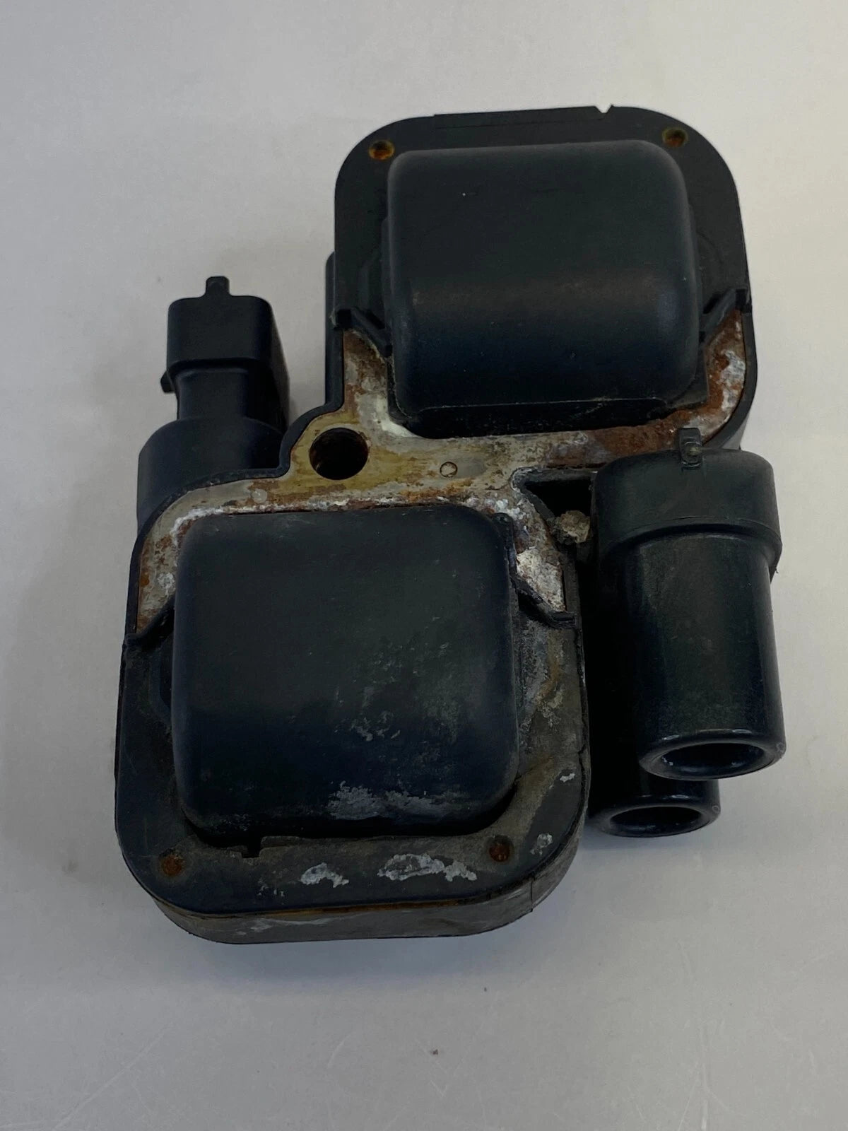 2001-2005 MERCEDES C240 SEDAN 2.6L V6 ENGINE IGNITION COIL IGNITER A0001587803