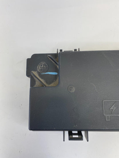 2009 2010 Volkswagen Routan 4.0L Engine Relay Fuse Box Lid Cover R62337-001