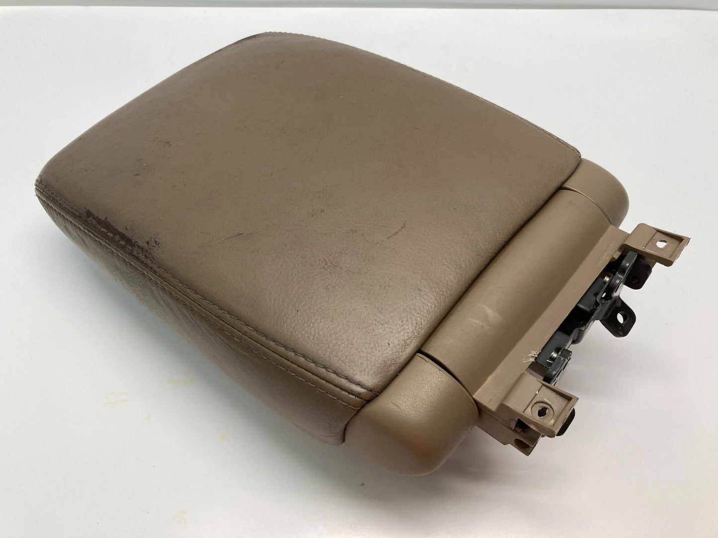 2003-2005 HONDA PILOT EX-L REAR 2ND ROW SEAT CENTER CONSOLE ARMREST ARM REST OEM