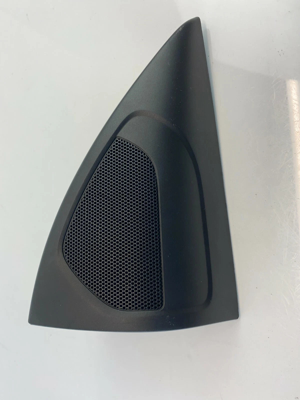 2011-2018 VOLVO S60 FRONT RIGHT PASSENGER SIDE DOOR TWEETER W/ TRIM COVER OEM