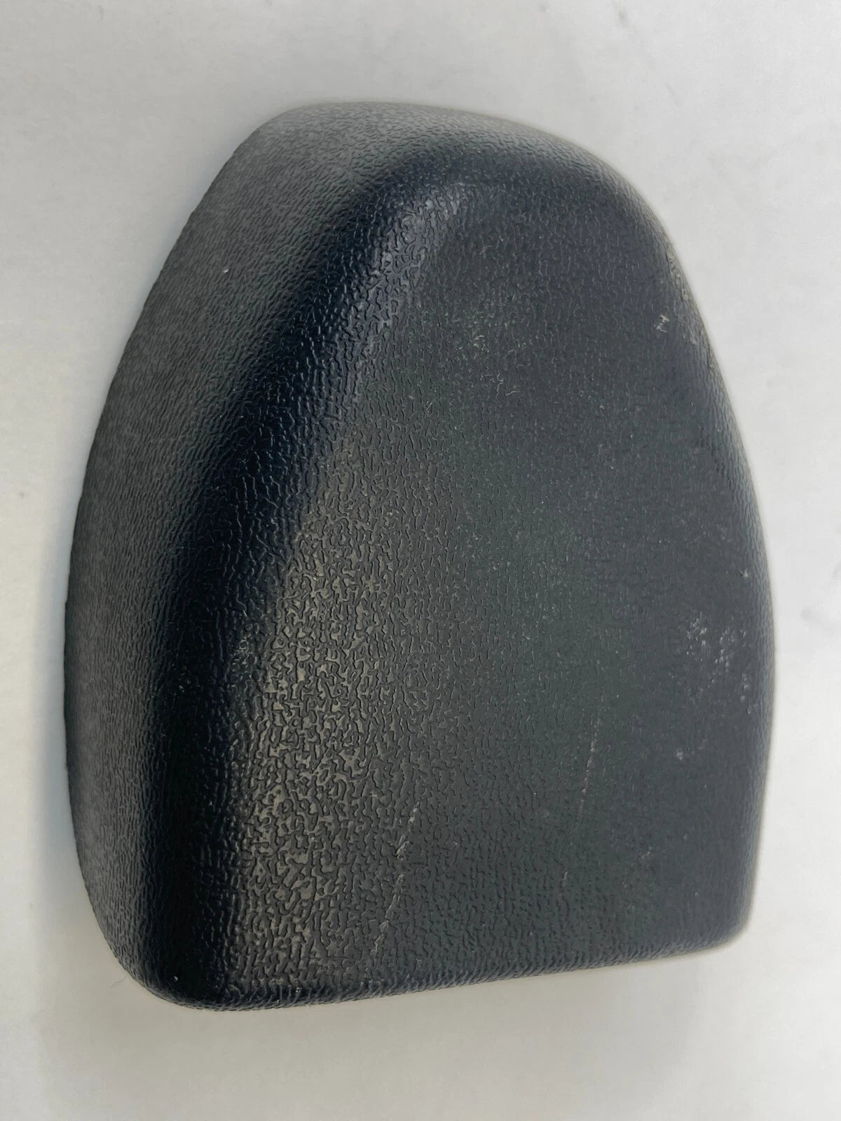 2006-2009 TOYOTA PRIUS FRONT LEFT DRIVER SIDE SEAT BELT GUIDE TRIM LOWER COVER