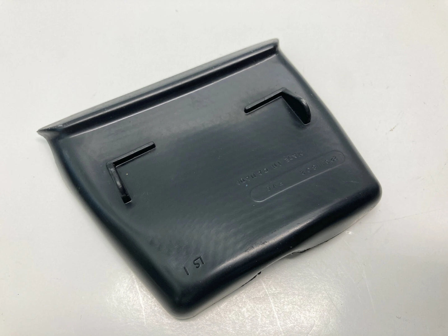 1999-2005 PONTIAC GRAND AM CENTER CONSOLE RUBBER TRAY INSERT MAT 22611802 OEM
