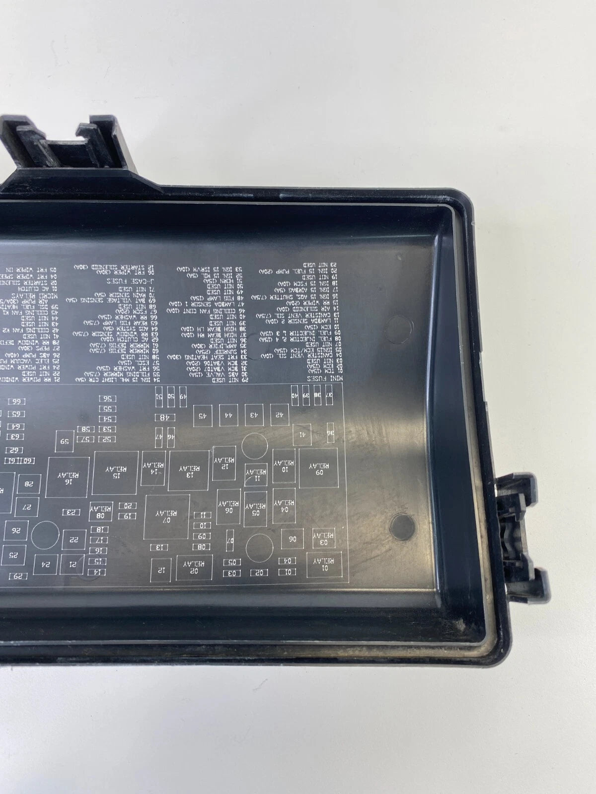 2011-2014 CHEVROLET CRUZE 1.4L ENGINE FUSE BOX RELAY COVER CAP 812461952 OEM