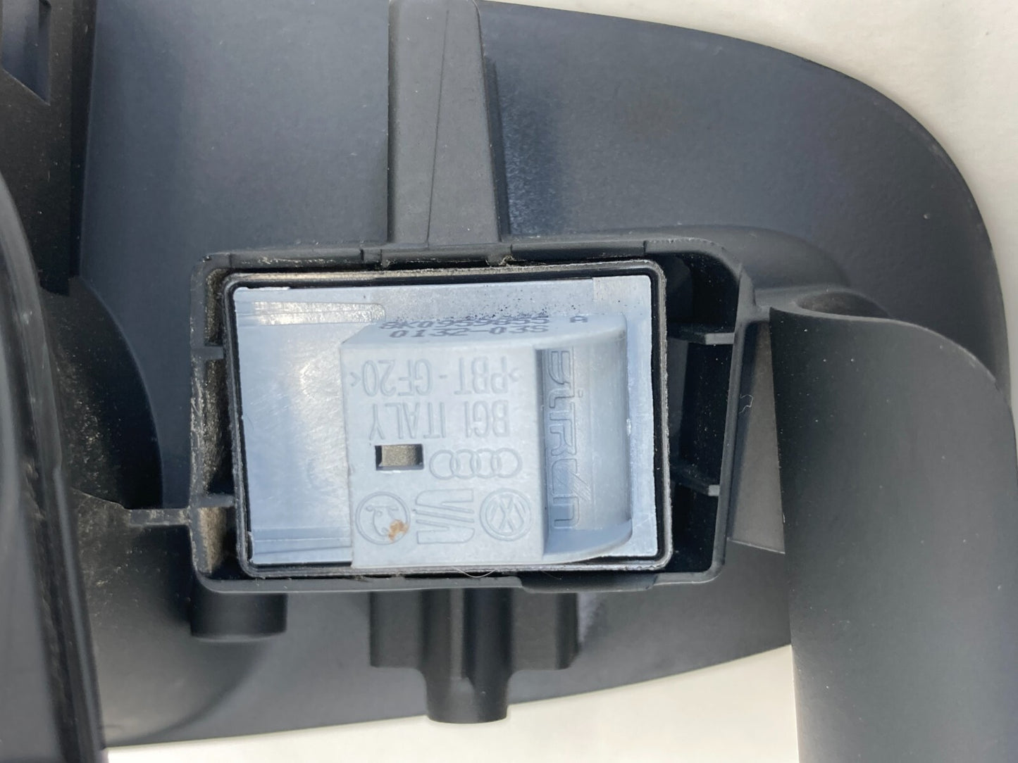 09-16 Audi A4 Quattro Rear Left Side Window Control Switch W/ Bezel 8K0868393A