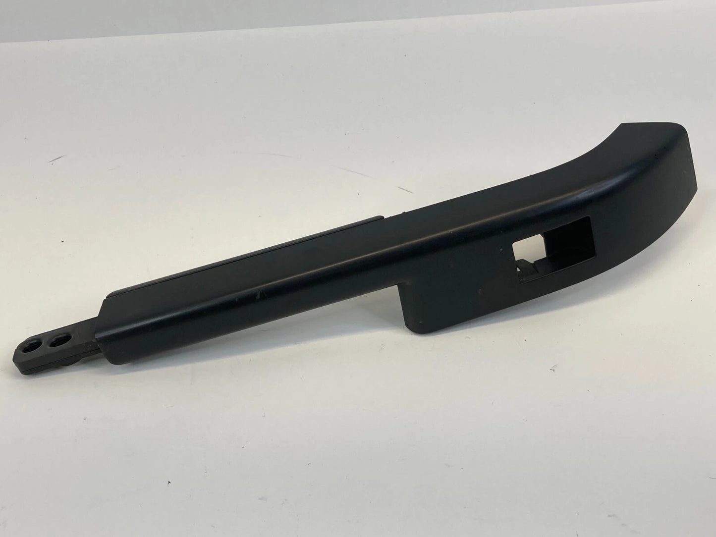 2012-2019 CHEVROLET SONIC REAR RIGHT SIDE DOOR ARMREST POWER WINDOW SWITCH BEZEL