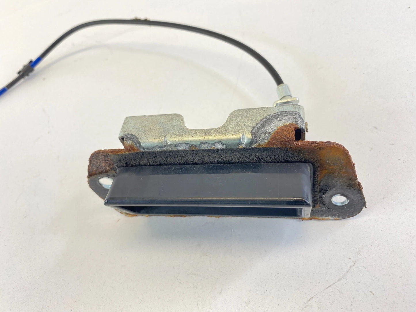 2003-2008 HONDA PILOT EXTERIOR LIFTGATE TAILGATE TRUNK HANDLE RELEASE OEM