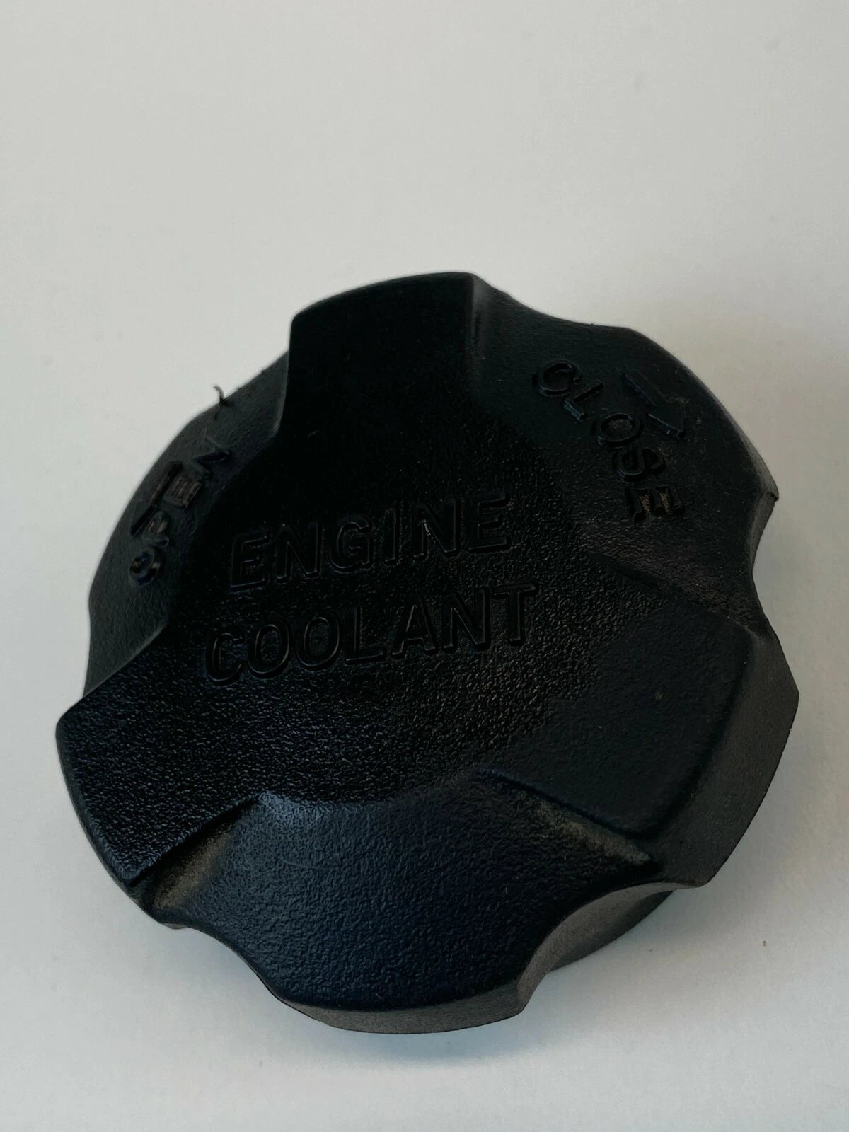 2006-2010 KIA OPTIMA RADIATOR ENGINE COOLANT RESERVOIR CAP TANK BOTTLE COVER OEM