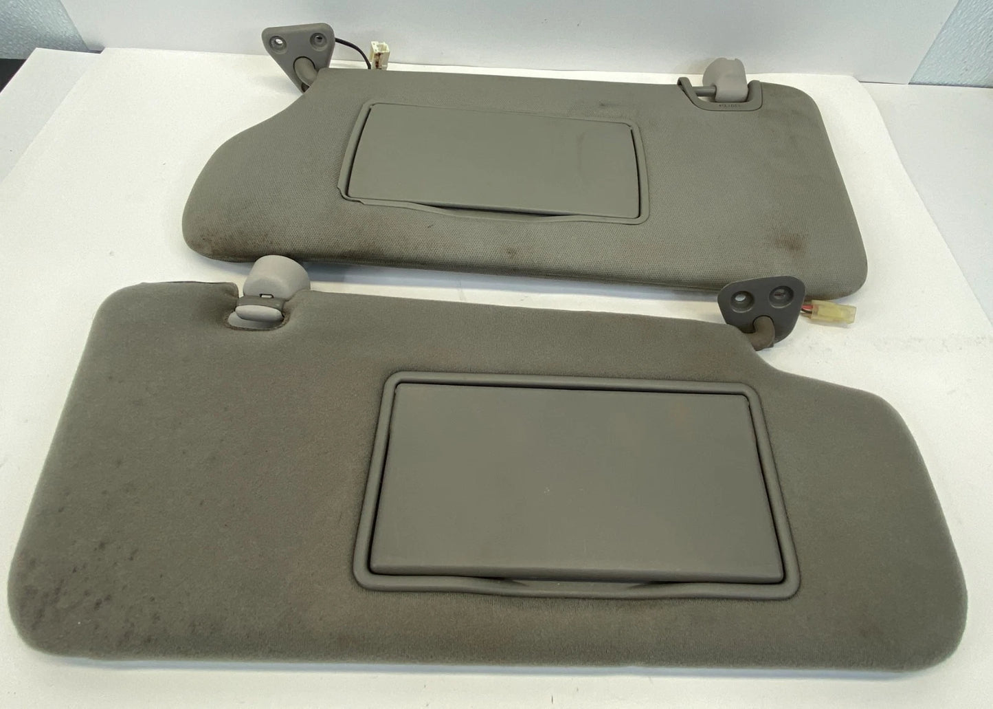 2013-2016 NISSAN PATHFINDER LEFT RIGHT SUN VISOR PAIR GRAY W/ LIGHT ASSEMBLY OEM