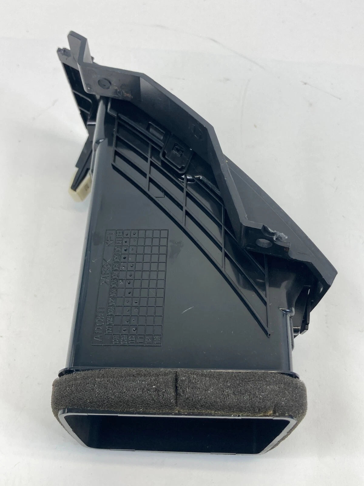 2010-2013 KIA SOUL DASH INNER LEFT SIDE A/C HEATER AIR VENT GRILLE 97410-2K000