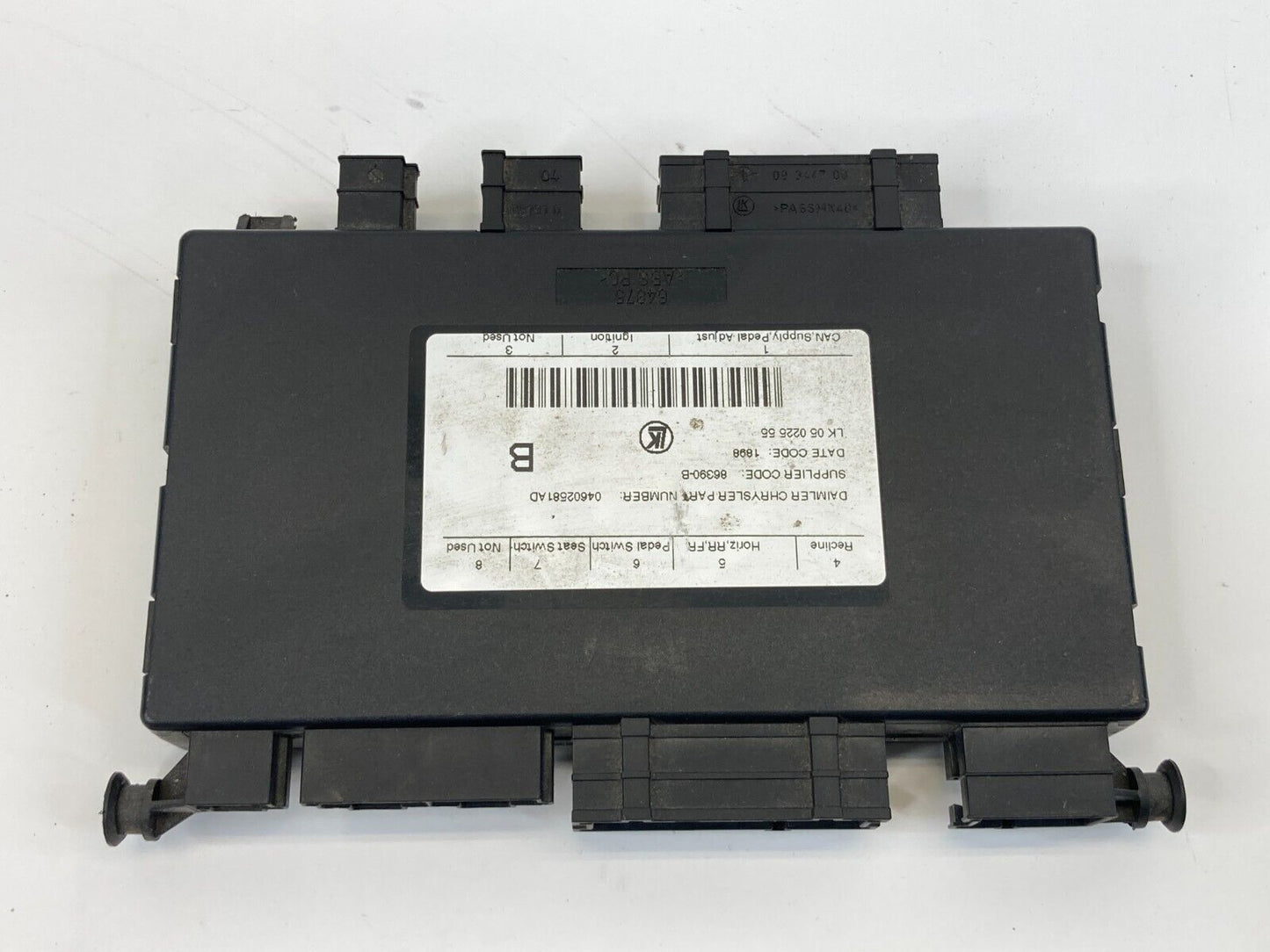 2009-2014 Volkswagen Routan Power Seat Control Module Unit 04602581AD OEM