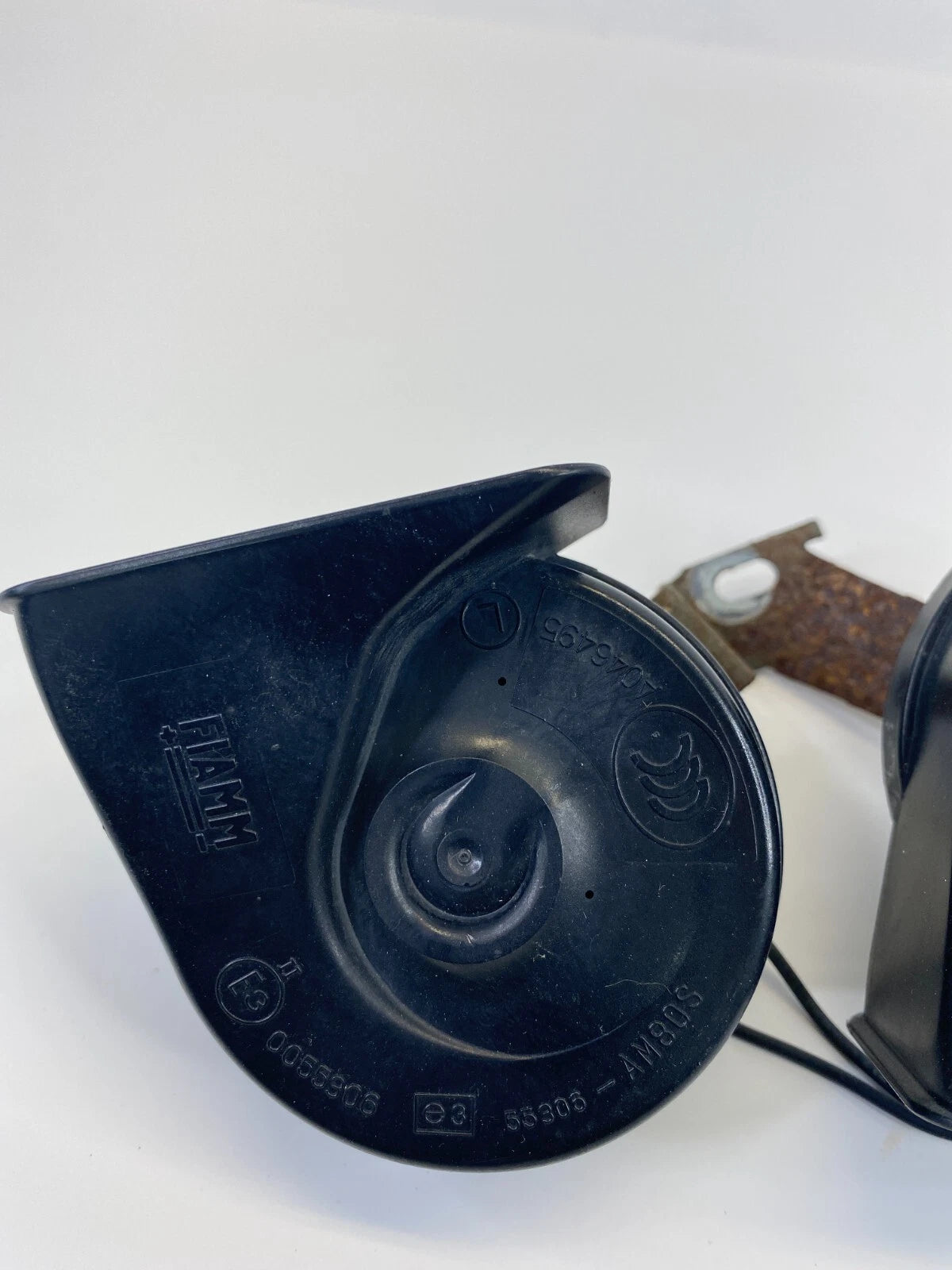 2010 2011 2012 CADILLAC SRX DUAL NOTE HORN HIGH & LOW NOTE SET E3-0055306 OEM