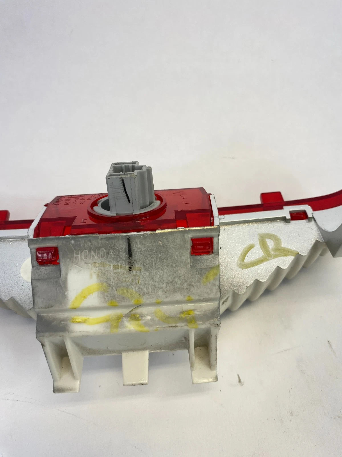2006-2011 HONDA CIVIC SEDAN REAR 3RD THIRD BRAKE CENTER HIGH MOUNTED STOP LAMP