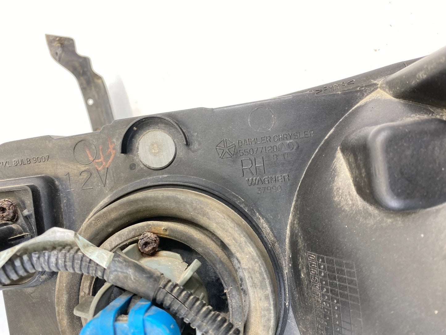 2003-2005 DODGE RAM 2500 RIGHT PASSENGER SIDE HEAD LIGHT LAMP 55077121AD OEM