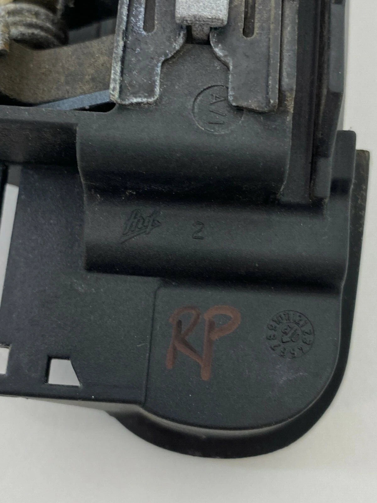 1998-2004 AUDI A6 REAR RIGHT PASSENGER OUTER EXTERIOR DOOR HANDLE ASSEMBLY OEM