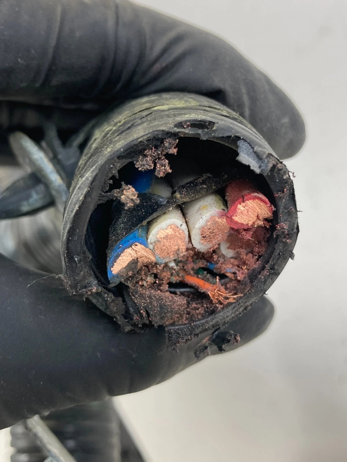 2013-2016 Nissan Pathfinder Engine Small Fuse Relay Box Compartment OEM