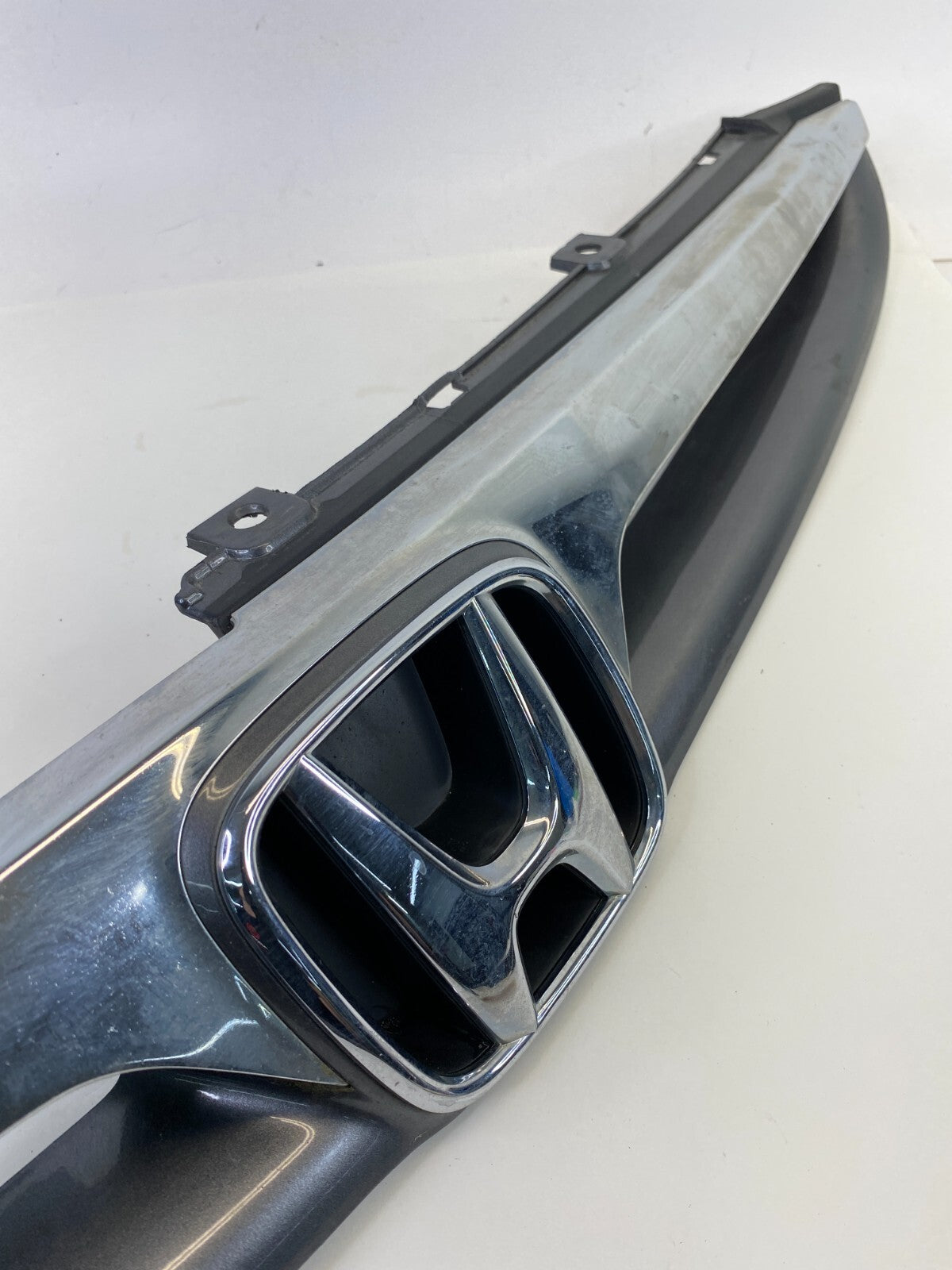 2003-2005 Honda Accord Front Upper Bumper Grill Grille W/ Emblem 71120-SDA OEM