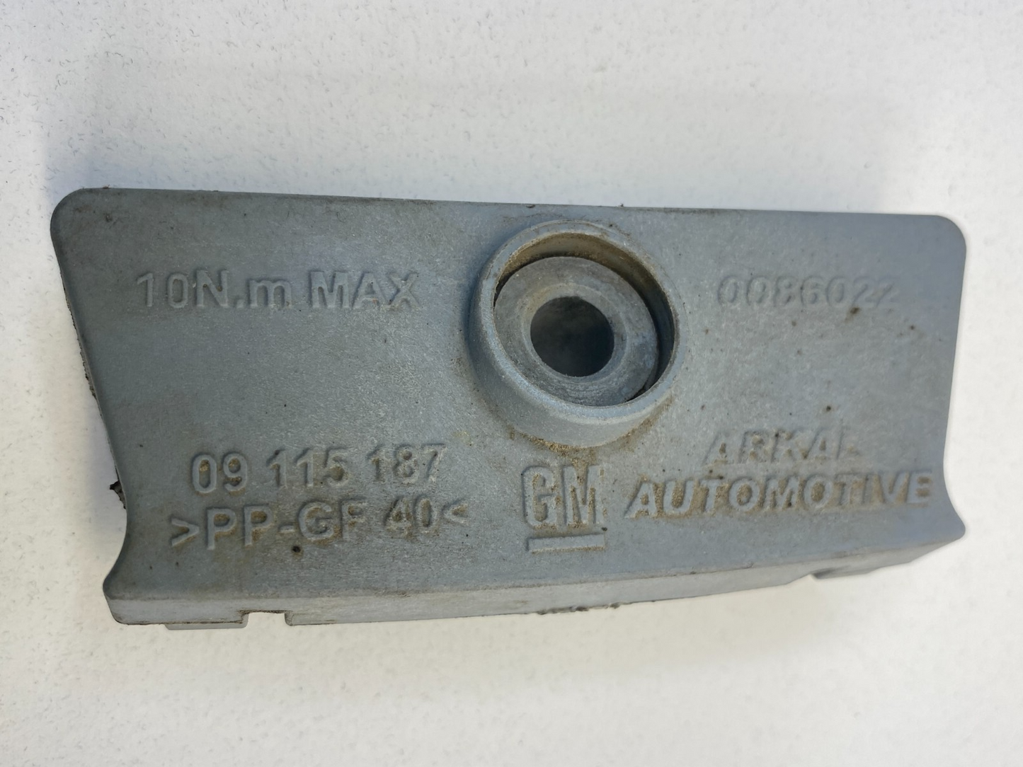 11-16 Buick Regal 13-15 Chevy Malibu Battery Clamp Holder Down Retainer 09115187