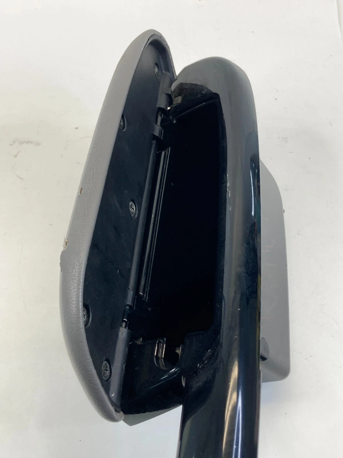 04-10 TOYOTA SIENNA FRONT RIGHT WINDOW SWITCH W/ ARMREST BEZEL 74231AE020 OEM