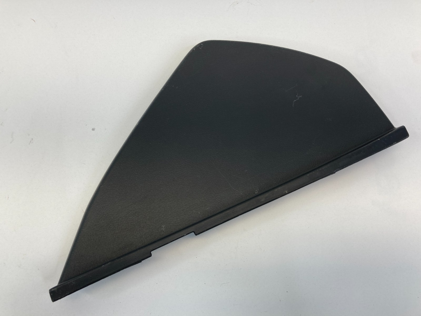 2005-2010 Kia Sportage Dash Right Passenger Fuse End Cover Cap Trim 84767-1F000