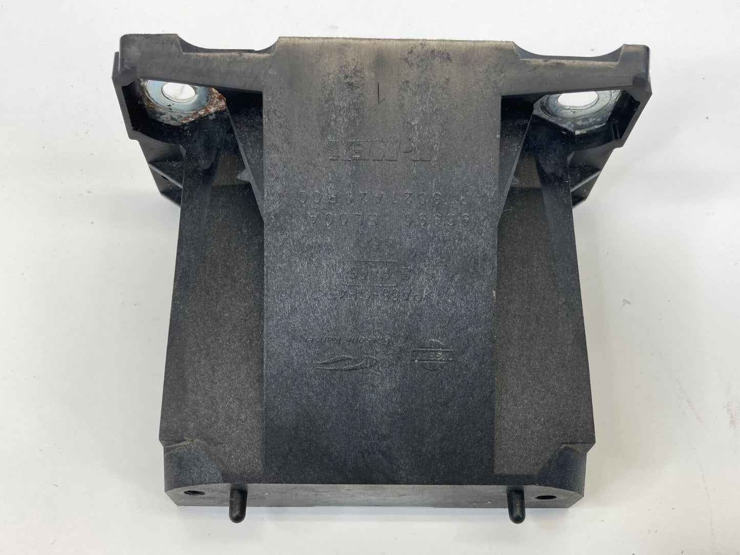 07-12 NISSAN VERSA CENTER CONSOLE SHIFT COVER PLATE LOWER BRACKET 96996-EL00A