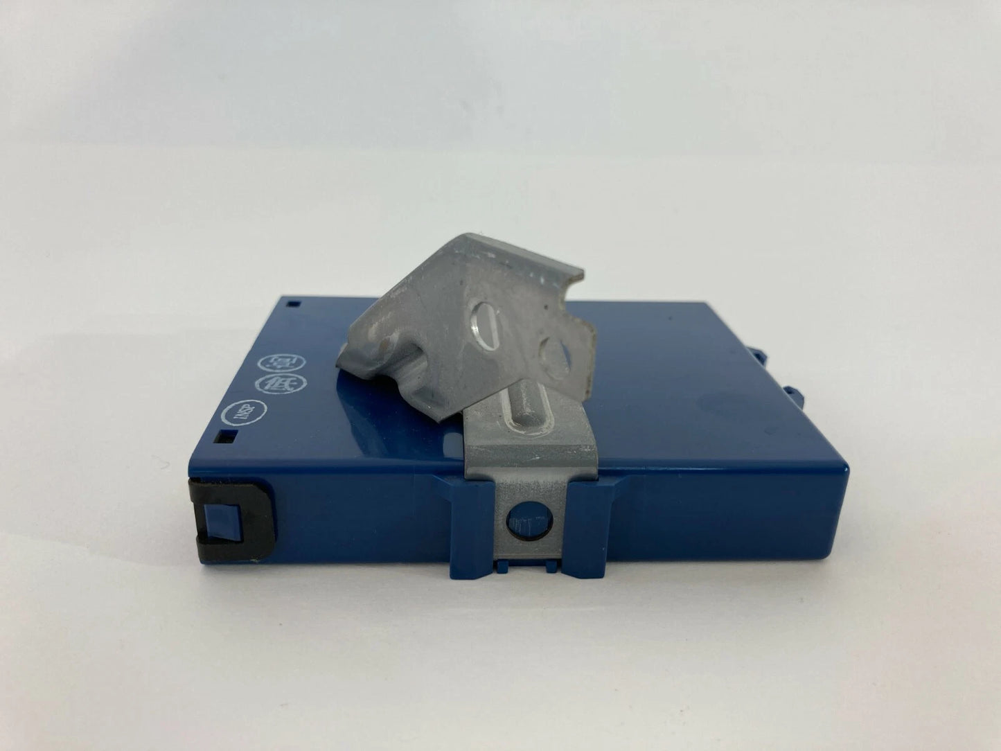2004 TOYOTA PRIUS 1.5L CVT NETWORK GATEWAY COMPUTER CONTROL MODULE 89111-47030