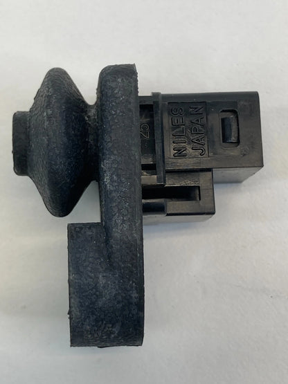 2011-2017 NISSAN JUKE 2002-2012 ALTIMA SWITCH DOOR AJAR JAMB BUTTON SWITCH