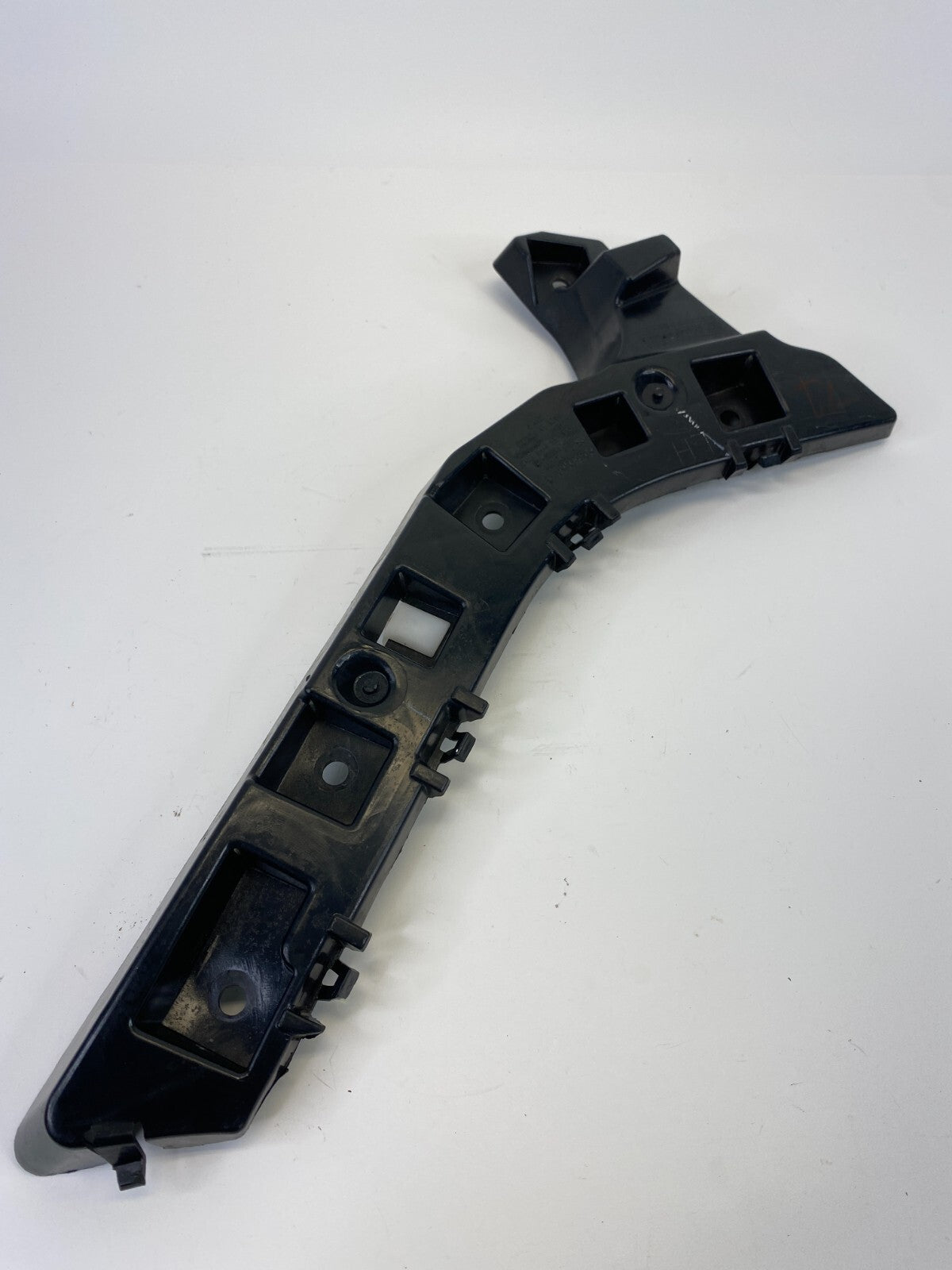 2013-2019 Ford Fusion Rear Left Side Bumper Bracket Mount DS73-17A882-AE OEM