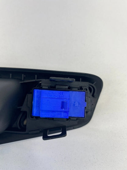 08-10 VOLKSWAGEN PASSAT FRONT RIGHT INNER DOOR HANDLE W/ LOCK SWITCH 3C2837114