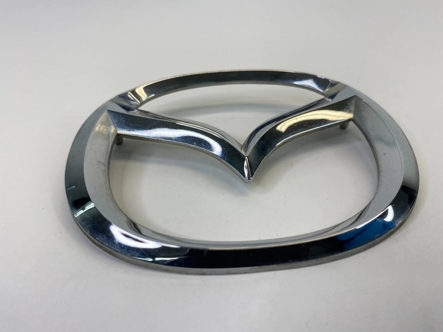 2000-2006 MAZDA MPV REAR TRUNK LOGO EMBLEM BADGE LC62-51-730 OEM