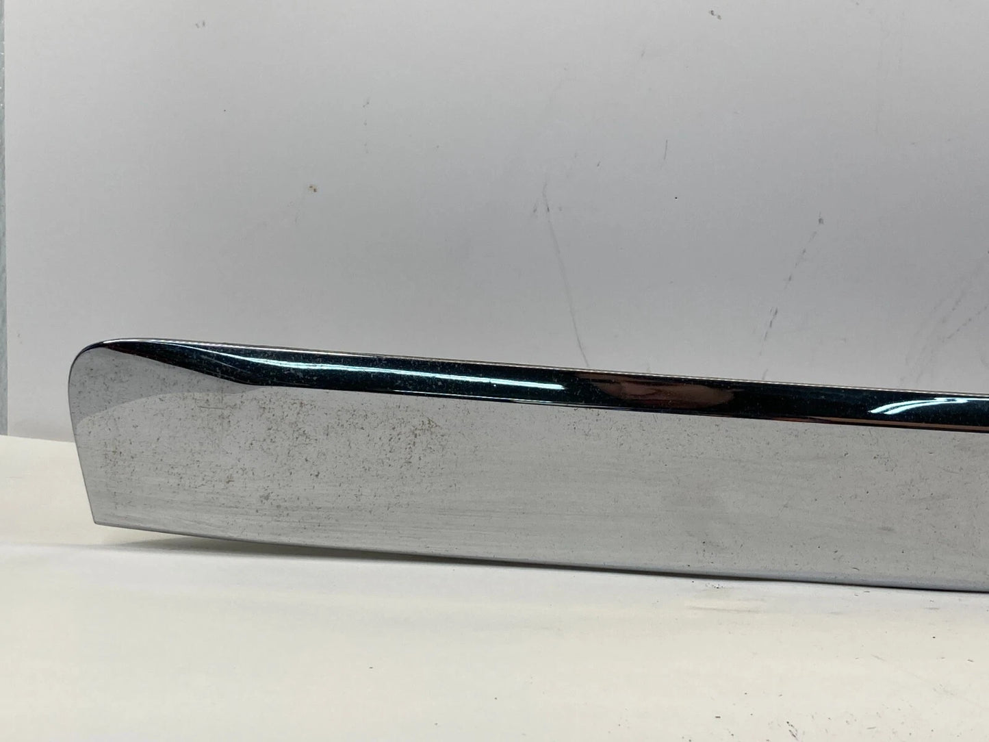 11 12 13 KIA SORENTO REAR TRUNK TAILGATE LID FINISH GARNISH PANEL TRIM PLATE OEM