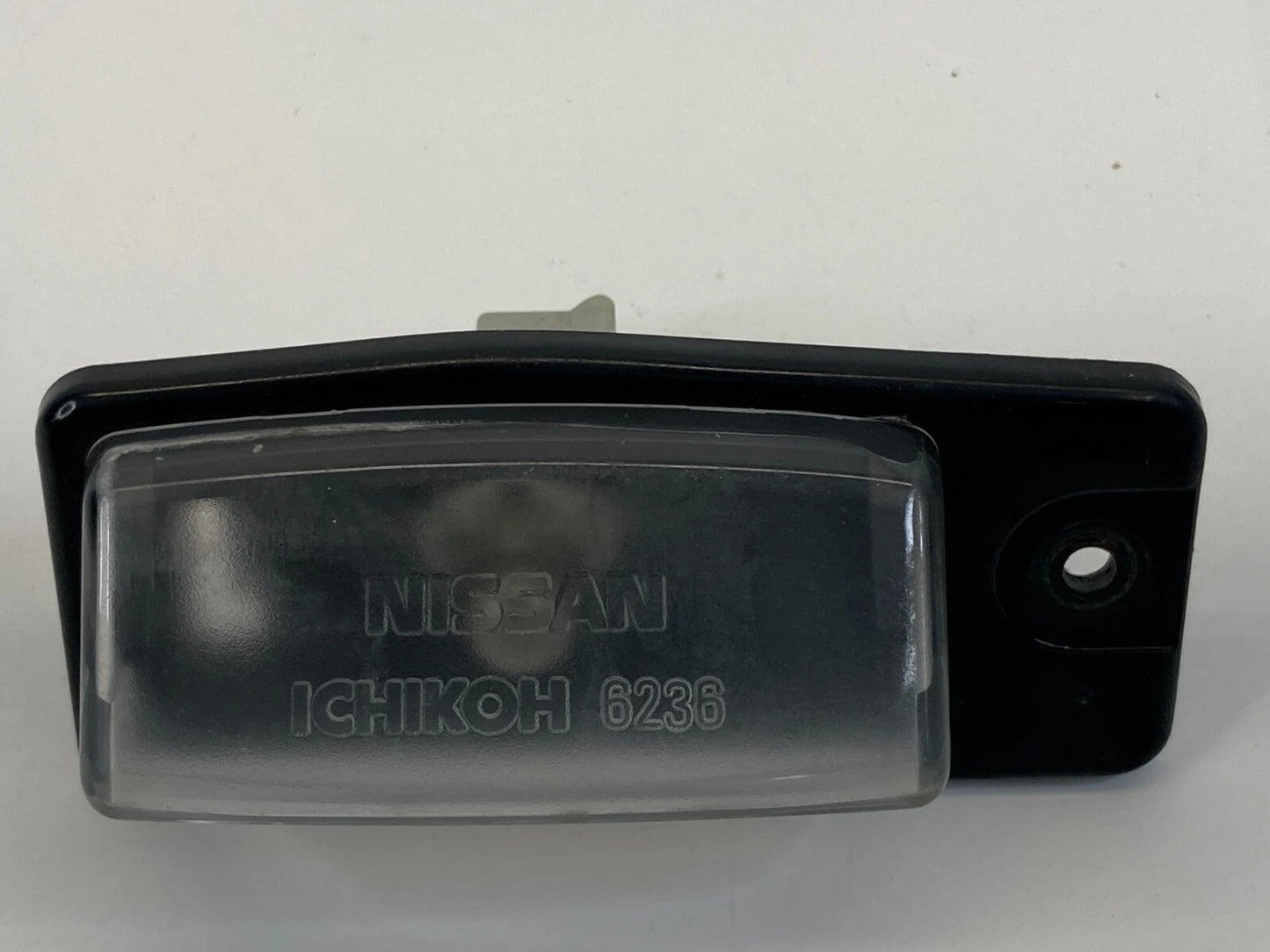 2002-2006 NISSAN ALTIMA SEDAN REAR TRUNK LICENSE LIGHT PLATE LAMP