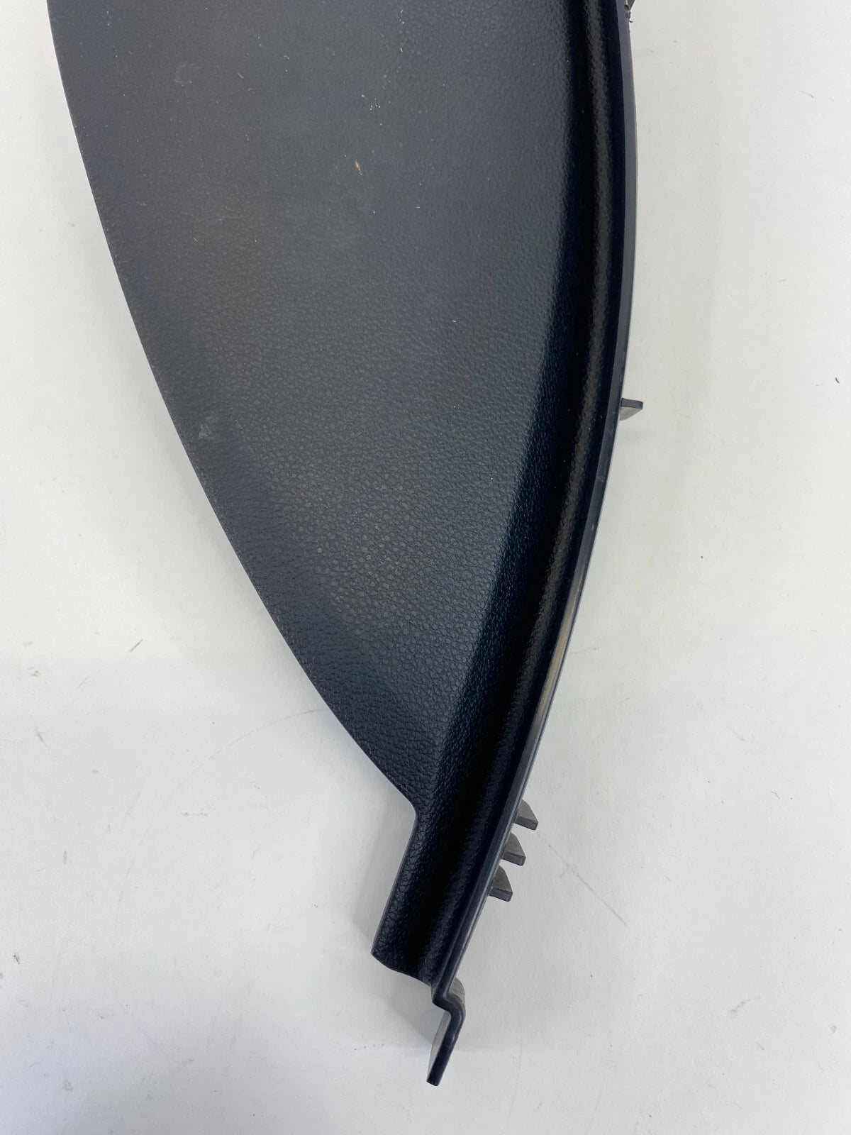 06 BMW 330XI 330I RIGHT PASSENGER SIDE DASH END CAP COVER BEZEL TRIM 51457077820