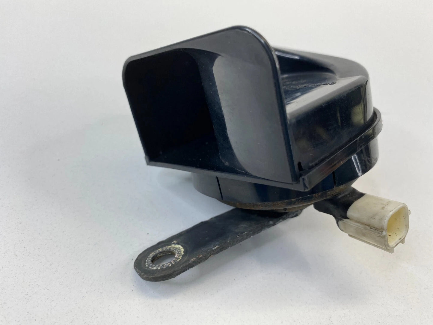 2004-2008 HONDA PILOT LOW TONE SIGNAL ALARM HORN ASSEMBLY E358943 OEM