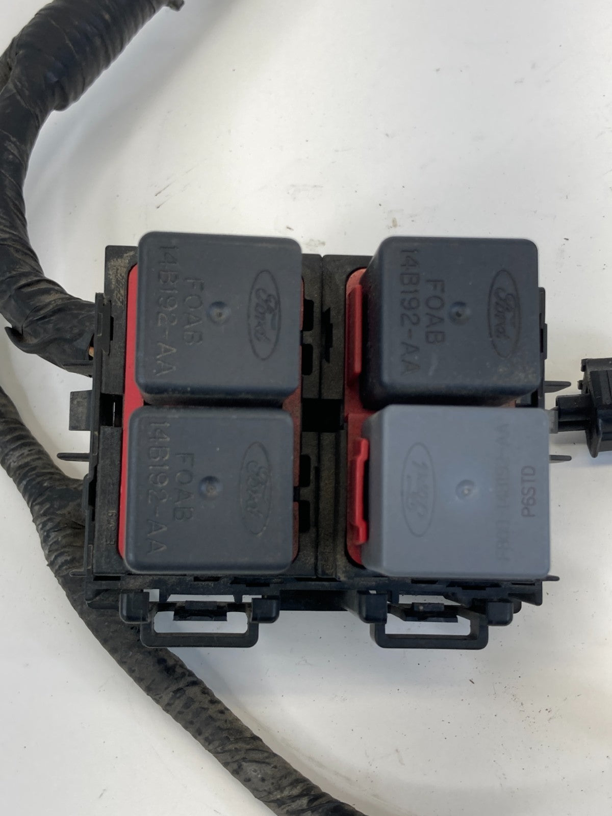 1998 1999 2000 2001 2002 Lincoln Town Car 4.6L AT Junction Relay Fuse Box Block