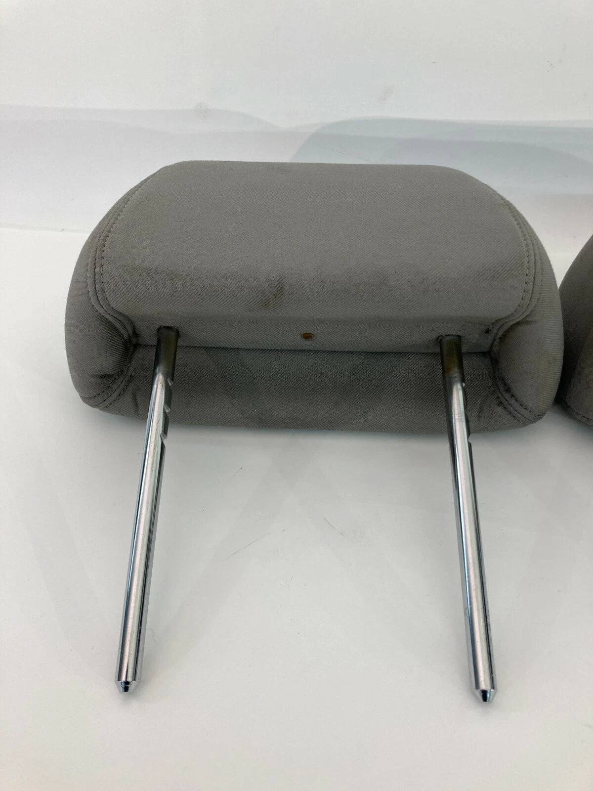 2007-2009 SATURN AURA REAR LEFT & RIGHT SEAT HEADREST HEAD REST CLOTH SET OEM