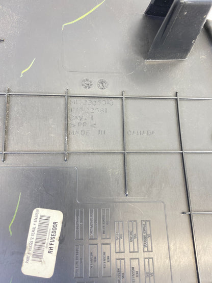 2005-2010 Pontiac G6 Center Console Right Side Fuse Box Cover Cap 15832512 OEM