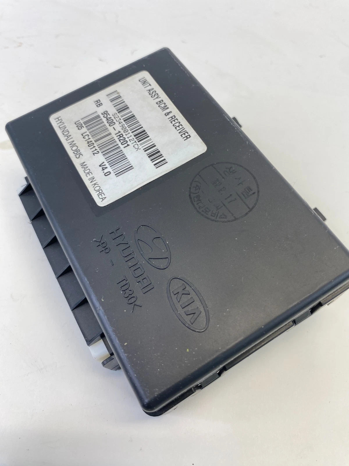 2012 2013 HYUNDAI ACCENT BCM BODY CONTROL MODULE RECEIVER OEM FACTORY 954001R201